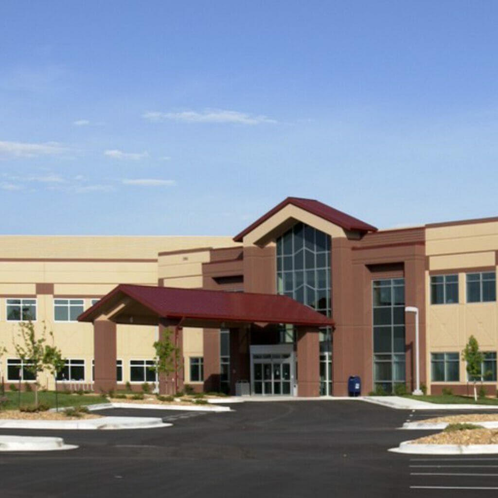 Exterior front entrance of Longmont Medical Center