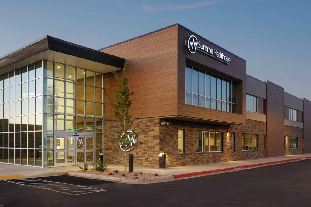 Exterior view summit healthcare outpatient pavilion building, main entrance